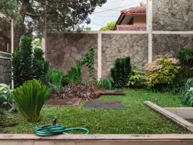 Rumah apik nyaman siap huni di komplek dago asri