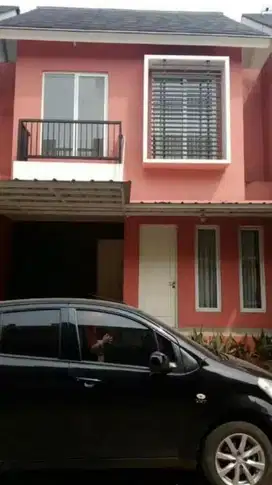 Di sewakan Rumah Tinggal 2 Lantai di Jatibening