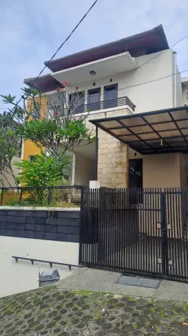 Rumah cantik minimalis siap huni kuldesak di cigadung sayap dago
