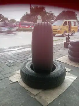 Jual ban mobil seken
