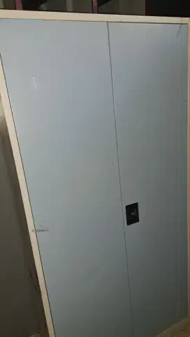Lemari besi 2 pintu informa