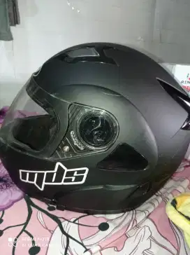 Helm fullface merk MDS warna hitam