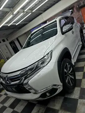Pajero Sport Dakar 2.4L AT Sunroof Putih