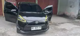 Toyota sienta 1.5/MT 2017