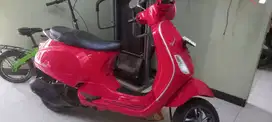 Vespa Metic LX 125 i-get, warna merah, 2021, mulus terawat