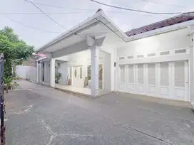 Jual Rumah Keluarga di Mampang Prapatan SHM