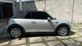 Dijual Mini Cooper Vabrio Putih Metalik