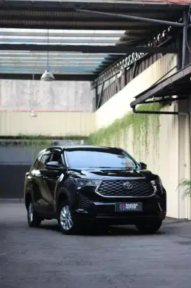 TOYOTA Innova Zenix 2.0 G Hybrid 2025 Hitam (Istimewa, Like New)