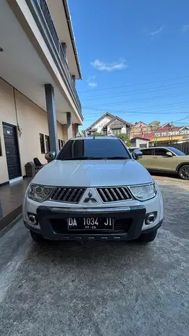 Dijual pajero sport tipe exceed tahun 2011
