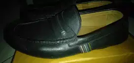 Sepatu Aigner kulit slip On