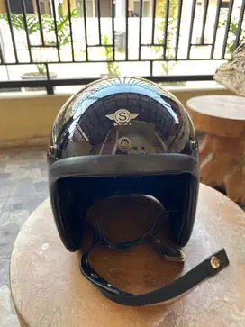 Helm slimhead hitam size L