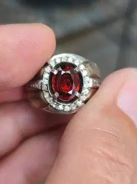 Batu Garnet almandine 1.95 crat ring perak memo MRI top quality