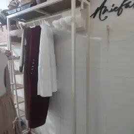 Di jual cepat rak pakaian