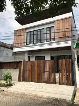 DIKOTRAKKAN RUMAH DI PEDURUNGAN KAMAR 6