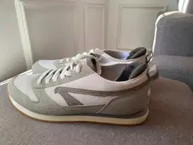 Sepatu brodo ukuran 42