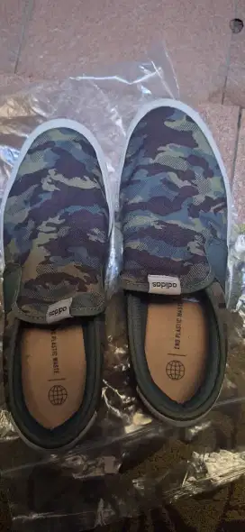 Sepatu adidas laki2