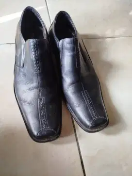 Sepatu kulit premium merk Marelli