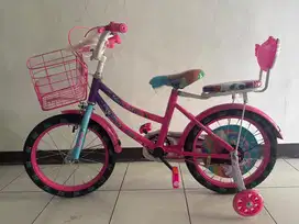 Sepeda anak perempuan