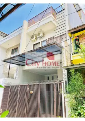 Dijual Rumah 3 lantai di Tanjung Duren Selatan