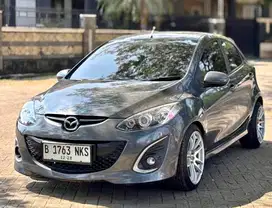 Mazda 2 R AT 2012