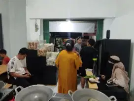 MEJA KACA KERUPUK SEBLAK PRASMANAN