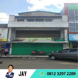 DISEWAKAN RUKO 4 LANTAI PINGGIR JALAN DEKAT PASAR TANJUNG JEMBER
