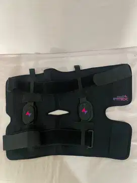 Knee Brace. Alat support lutut merk MEDI