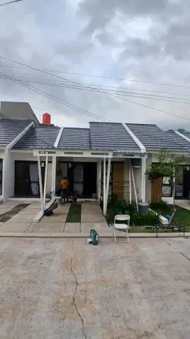 RUMAH ASRI DAN NYAMAN DI DALAM CLUSTER