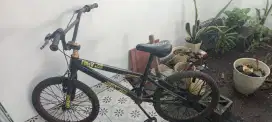 Sepeda BMX anak