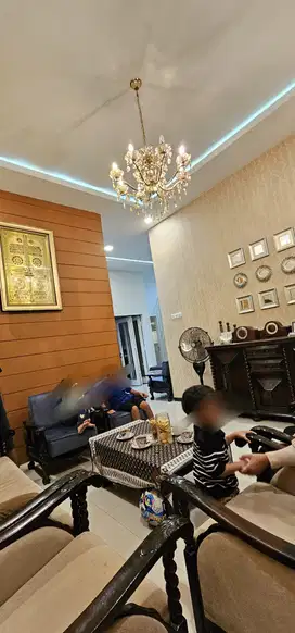 Rumah mewah jalan 12 m di sulfat posisi hook bonus furniture mewah
