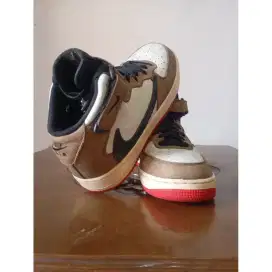 Nike Air Force 1 mit x Travis