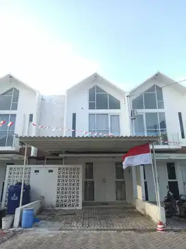 Dikontrakkan Rumah Golden East North Boulevard