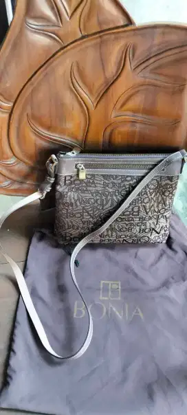 Preloved Tas BONIA asli