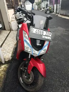Dijual cepat yamaha lexi 2020 merah siap pakai