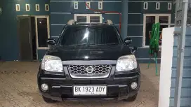 Dijual cepat mobil Nissan Xtrail tipe XT 2004 automatic siap pakai