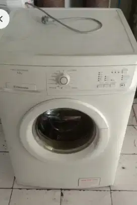Mesin Cuci Electrolux kapasitas 5,5 Kg