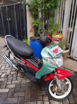 JUAL CEPAT MOTOR BEKAS YAMAHA NOUVO (2004)