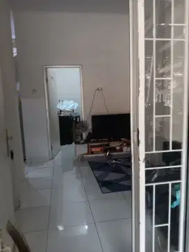 Dijual rumah atau over kredit Mutiara Gading City