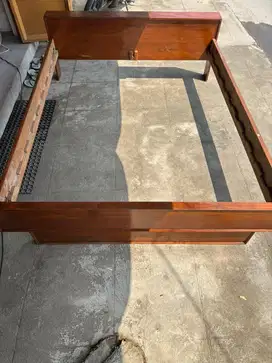 Dipan Kasur Bekas