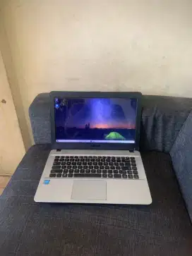 Laptop asus sdh ssd kenceng dan tinggal pakai
