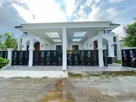 RUMAH SIAP HUNI TANAH LUAS, DI JAKAL DEKAT STIKES PANTI RAPIH