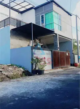 DIJUAL RUMAH 2 LANTAI LOKASI PEMOGAN