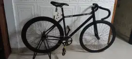 Sepeda Fixie Hitam