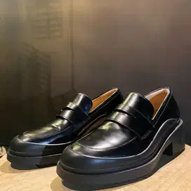 COLE HAAN Black Later