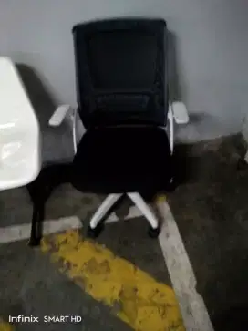 Kursi kantor hidrolik naik turun mulus ya