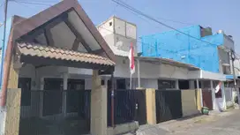 Rumah Darmo Permai Utara Sudah Renovasi Dekat Papaya