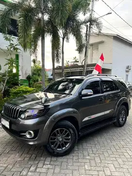 Dijual Toyota Fortuner G Lux 2012 Metic