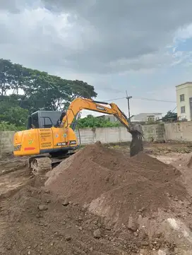 Excavator HARIAN PC 75/78/200 include OPERATOR