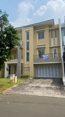 DIJUAL RUMAH 3 LANTAI @ALAM SUTERA TANGERANG LOKASI DEPAN & STRATEGIS