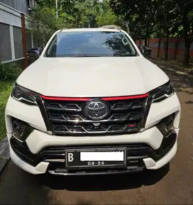 FORTUNER 2.4 VRZ TRD